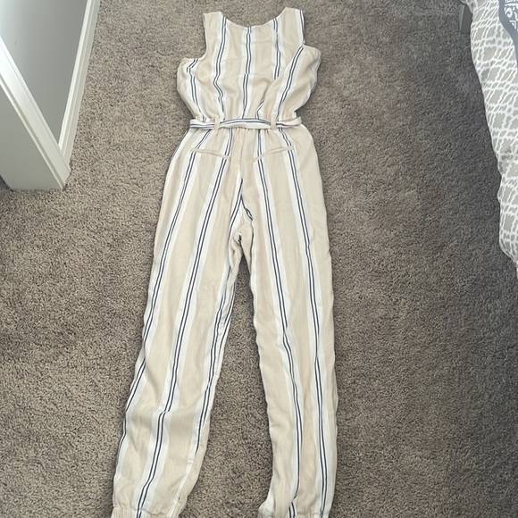 Abercrombie kids blue/white striped romper. Size 15-16.NWOT. Washed/never worn - Picture 2 of 2